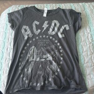 SMALL AC/DC T SHIRT